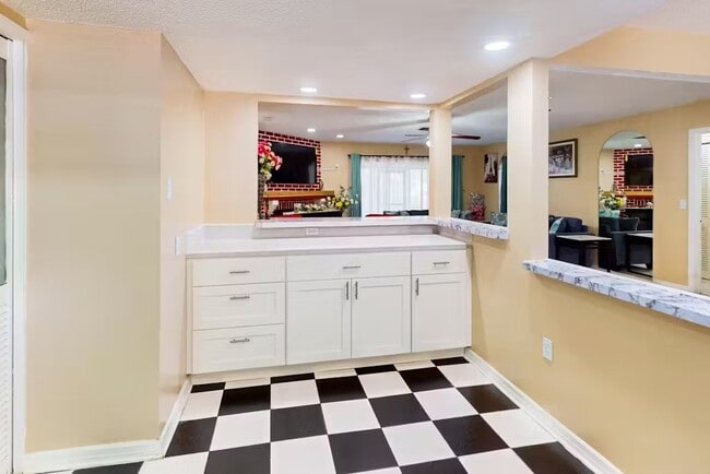 Building Photo - 4015 Audubon Dr