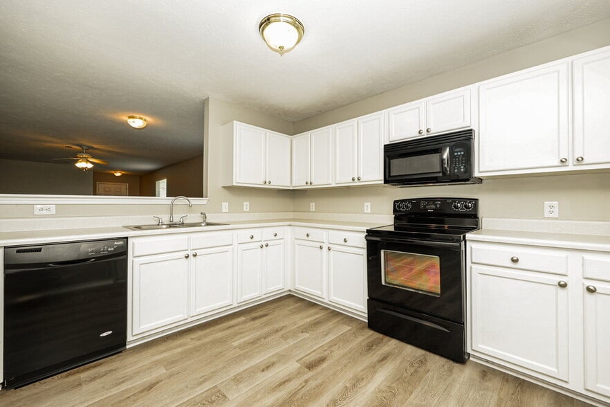 Building Photo - 805 Hammersmith Dr