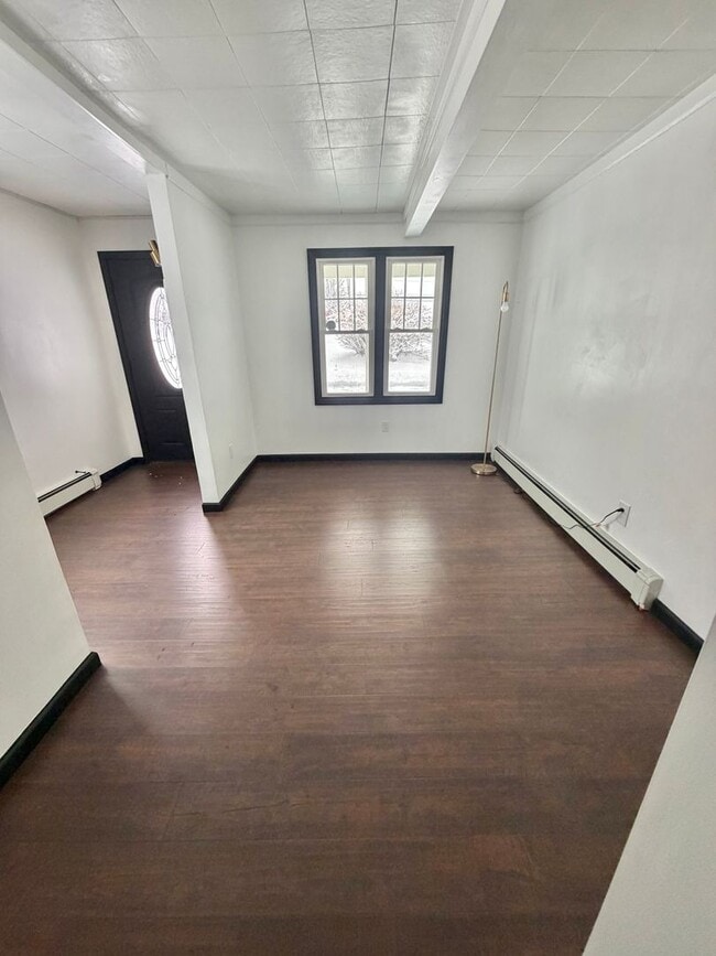 Building Photo - Gorgeous Newly Renovated 4 BR, 2 BA on .71 acres