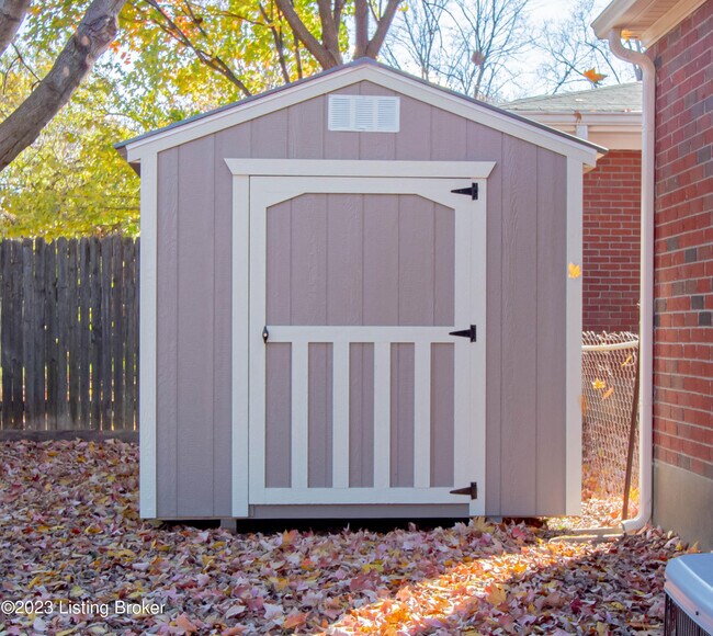 Building Photo - 3311 Dogwood Dr