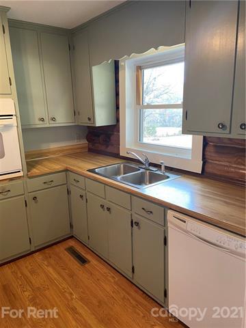 Building Photo - 438 Bluefield Rd