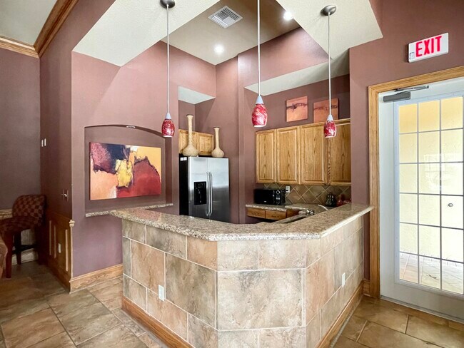 Building Photo - 6511 Emerald Dunes Dr