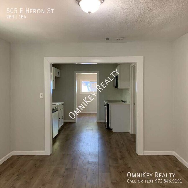 Building Photo - 505 E Heron St