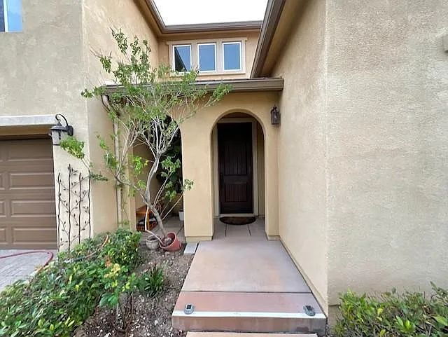 Building Photo - Immaculate 5-Bedroom Executive Home in Desirable Plum Canyon
