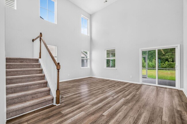 Building Photo - Modern Living in Summerville