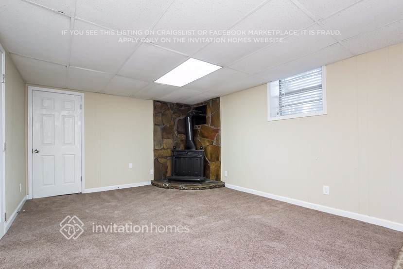 Building Photo - 1398 Yates Ave