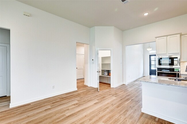 Building Photo - 8403 Oceanmist Cv Dr