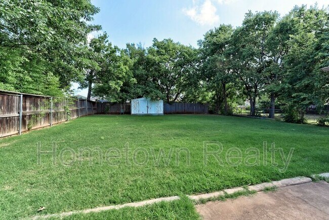 Building Photo - 2511 NW 45th St