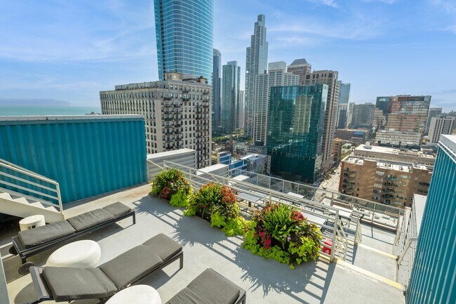 Building Photo - 40 E 9th St