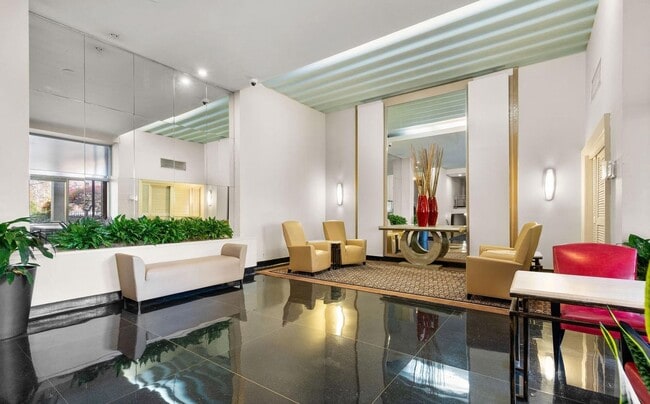 Building Photo - Centrally Located Junior One Bedroom in Georgetown/Dupont border. UTILITIES INCLUDED