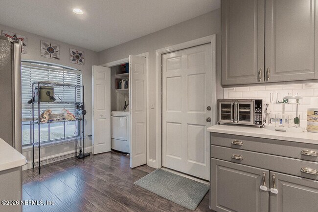 Building Photo - 12041 Wren Hollow Ct