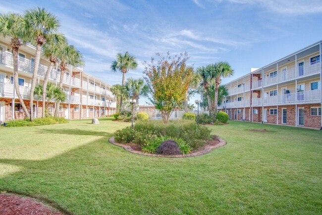 Building Photo - Bayfront 2BR/2BA Condo at Bayview Terrace ...