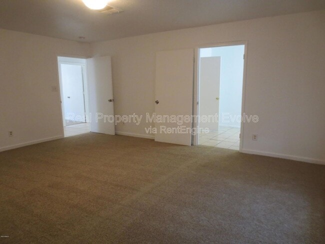 Building Photo - 2950 E Mobile Ln