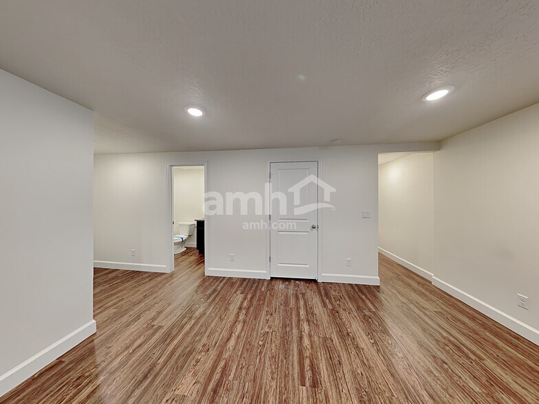 Building Photo - 5924 Verdigris Dr