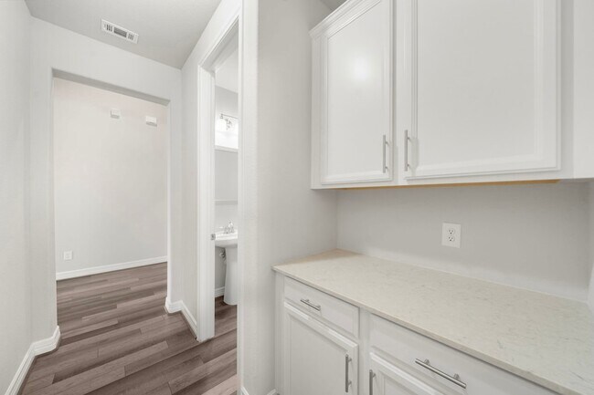 Building Photo - 27130 Spanish Wind Ct