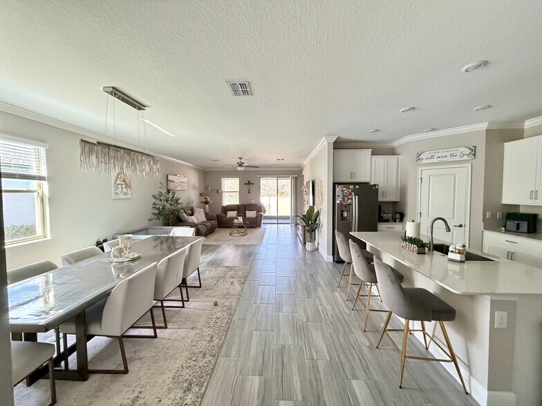 Building Photo - 9971 Campanula Ct