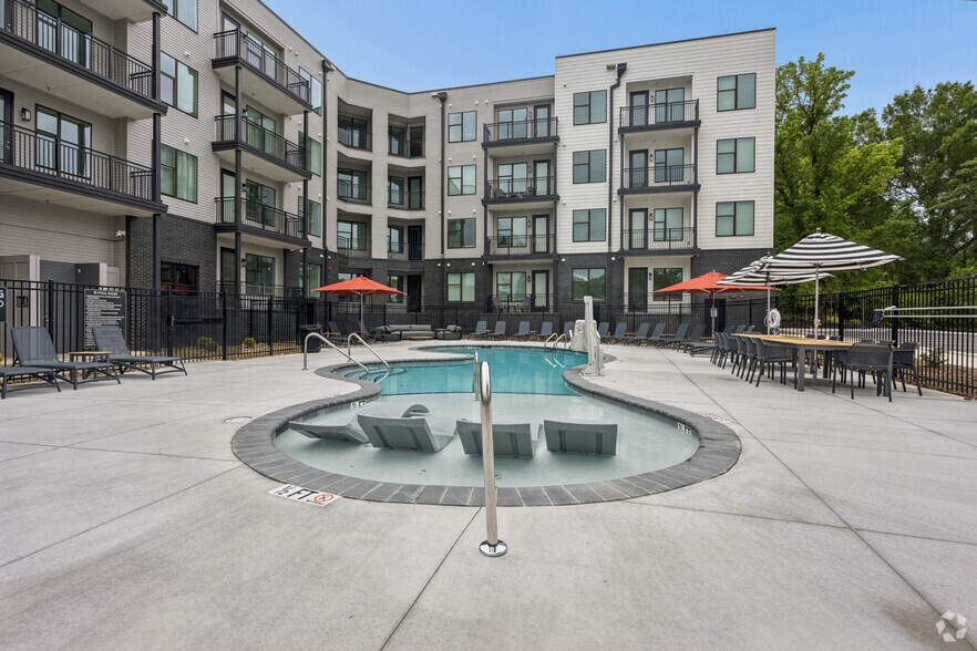 Pool - Spring Street Apartments
