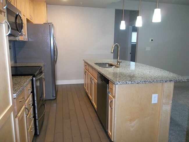 Building Photo - Secure, Stylish & Convenient – 2 Bed Condo in Loveland