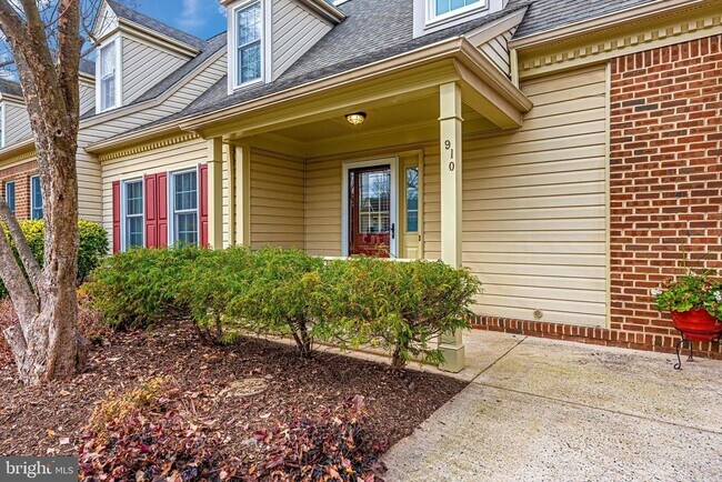 Building Photo - 910 McLendon Dr