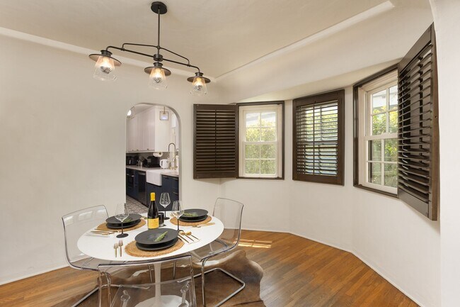 Building Photo - Beautiful 3 Bedroom Home in Prime North Hollywood Location