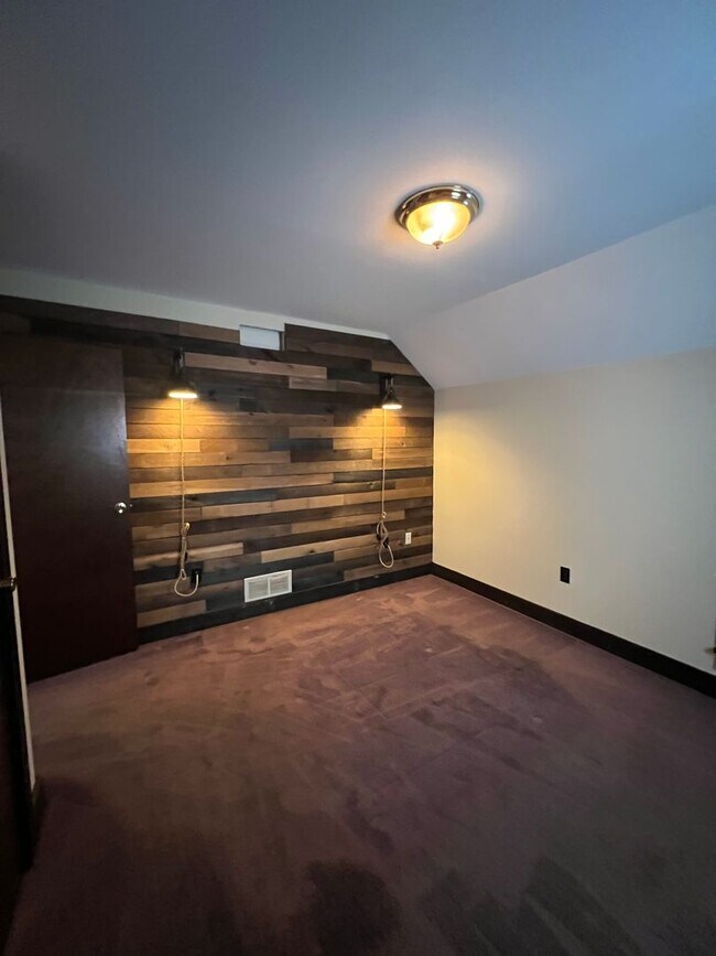 Building Photo - Downtown Apartment Carlisle Hidden Gem.