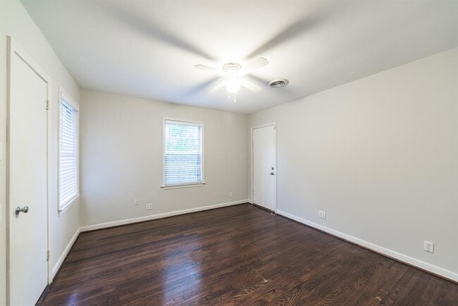 Building Photo - 3019 Conway St