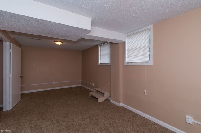 Building Photo - 5 br, 2 bath House - 2171 Rochelle Way