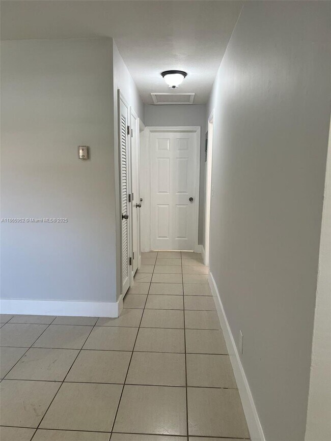Building Photo - 3071 NW 43rd St