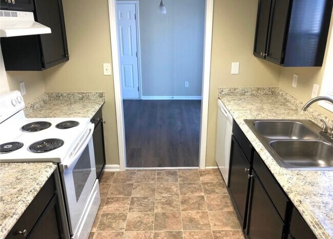 Kitchen - 1520 Western Dr