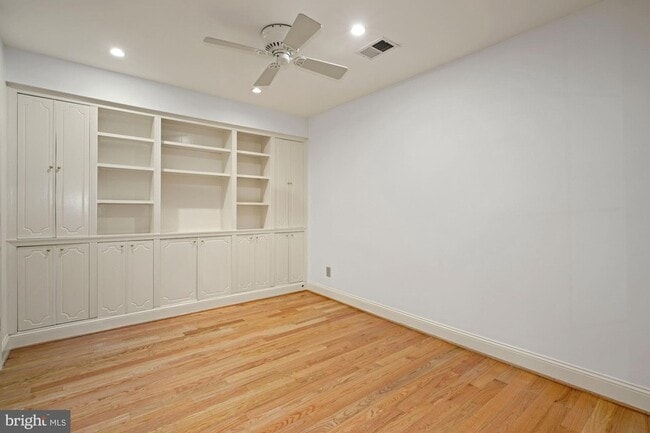 Building Photo - 1241 30th St NW