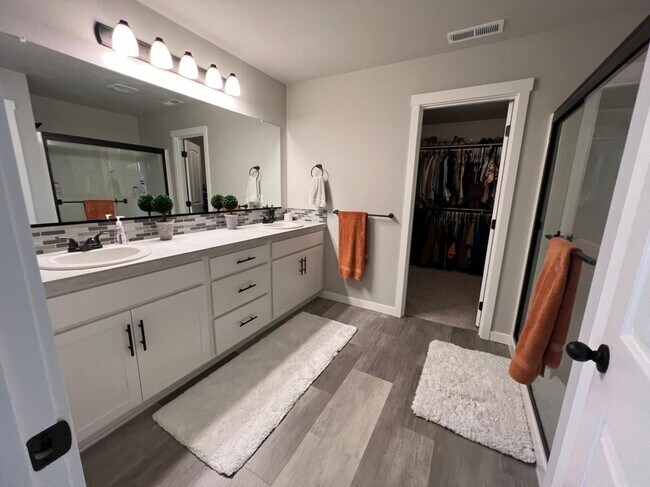 Building Photo - 2311 Quail Run Ln S