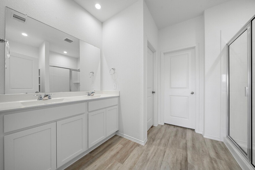 Building Photo - 31123 Brightwell Bnd