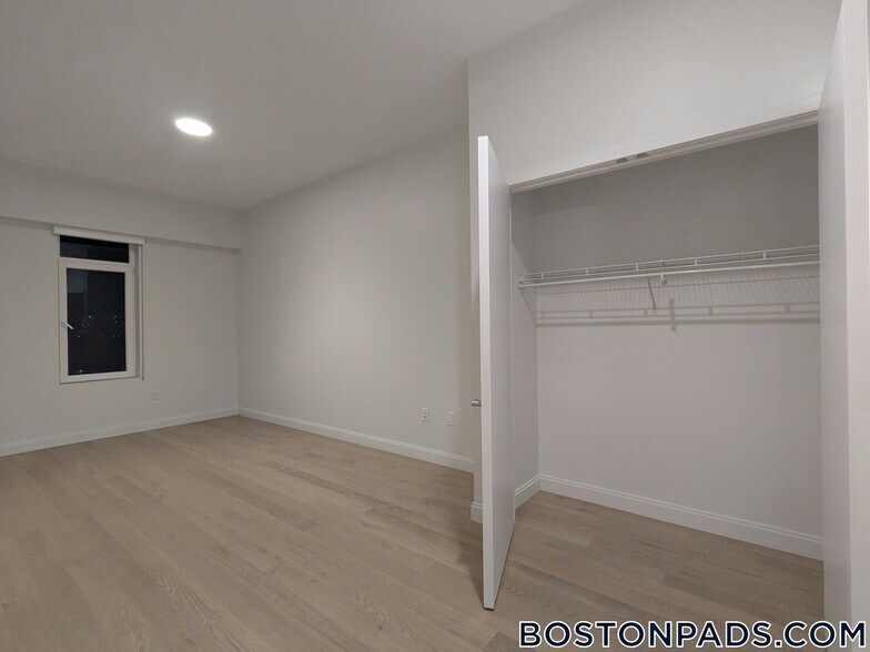 Building Photo - 55 Brighton Ave