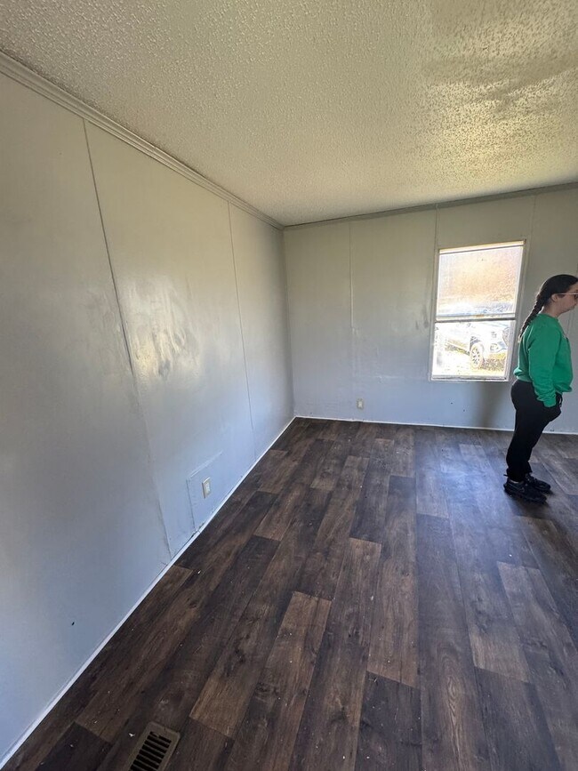 Building Photo - 3 BR 2 Bath 1,280 sq ft singlewide mobile home on 3.09 acres in Lonoke, AR