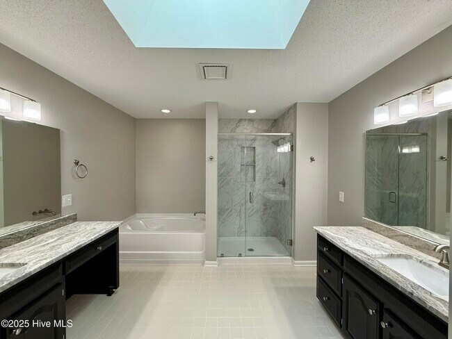 Building Photo - 1475 Monticello Dr