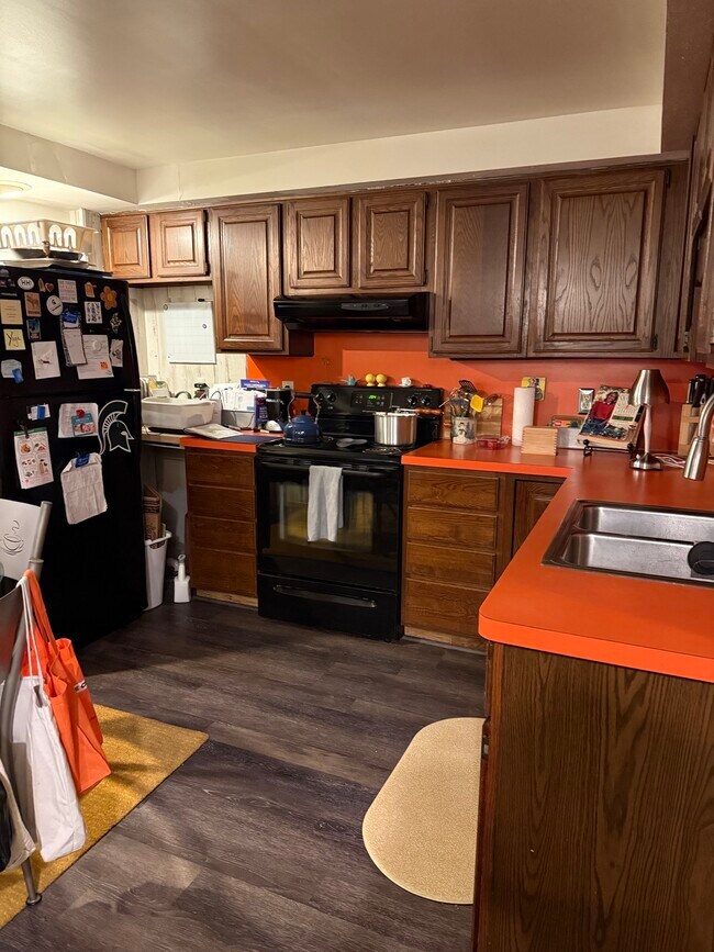 Building Photo - 811 5th St