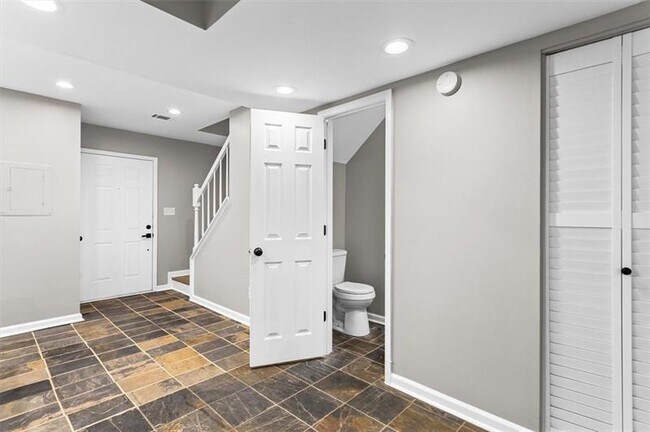 Building Photo - 1777 Twin Brooks Dr SE