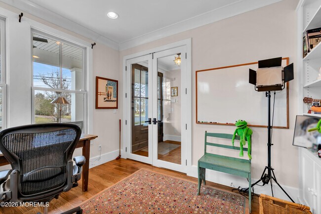 Building Photo - 513 Morris Ave