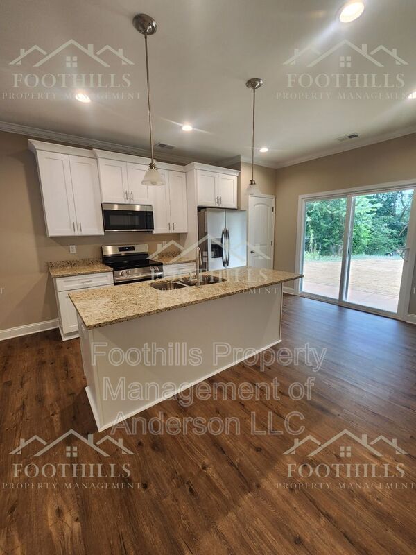 Building Photo - 113 Cypress Run