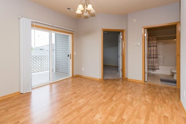 Building Photo - 1207 N 6th St