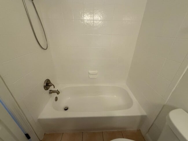 Building Photo - 2/1.5 Winter Springs Townhome with screen patio