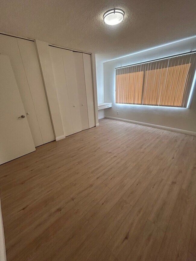 Building Photo - Newly Renovated & Modern 1 Bed / 1 Bath in Chatsworth | Balcony, Pool & Parking