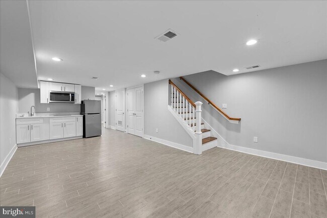 Building Photo - 1273 Oates St NE