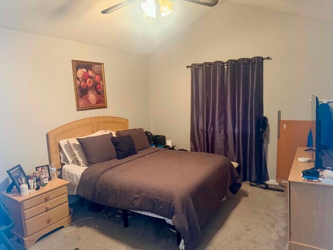 Building Photo - 1112 Cotten Farm Dr