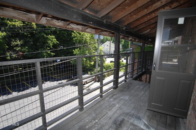 Building Photo - 128 Milton Ave