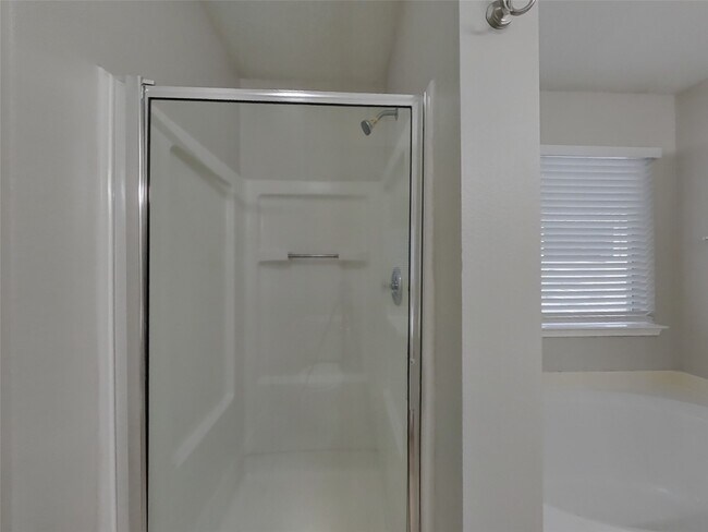 Building Photo - 18835 Atasca Oaks Dr