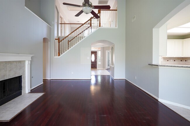 Building Photo - 2403 Blue Shadow Dr
