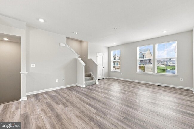 Building Photo - 432 Seeback Dr