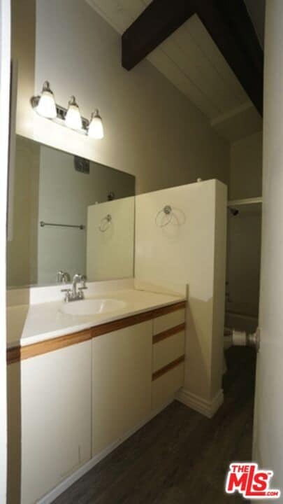 Building Photo - 11133 Rose Ave