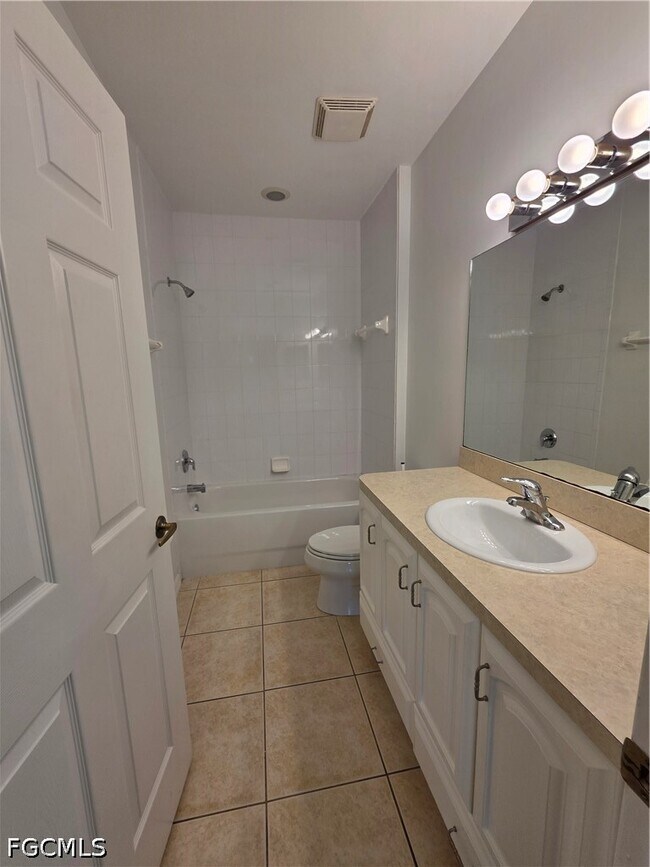 Building Photo - 2261 Somerset Ridge Dr